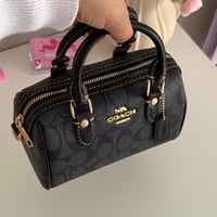 كوتش روان اسود