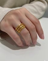 خاتم مرامي مؤلف من ثلاث حبات بنقشة ناعمة مطلي ذهب...