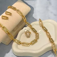 طقم بتصميم مستوحى من ميسيكا مؤلف من أربع قطع ( سلس...