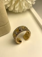 خاتم مع وردات فان كليف مفتوح مطلي ذهب (القياس مرن...