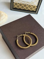 أقراط دائرية ذهبية فاخرة مطلي ذهب عيار ١٤ . ME-090