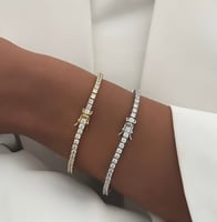 أسوارة تنس الشهيرة لون فضي او ذهبي مقاس (17cm) . M...