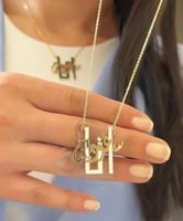 سلسال أنا سعودية باللون الأخضر او الأبيض مطلية ذهب...