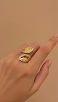 خاتم بتصميم أنيق ولمعة فاخرة مطلي ذهب . MR-111