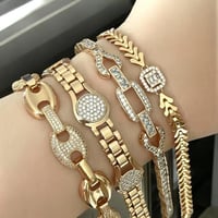 ست وهج الذهب عبارة عن مجموعة من اربع اساور فخمة مط...