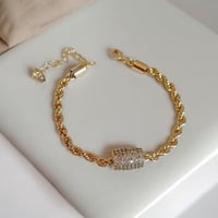 سوار ناعم مع قلادة اسطوانية مرصعة بالألماس مطلي ذه...