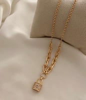 سلسال مطلي ذهب عيار ٢١ مع قفل مغطى بالزركون . MN-0...