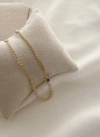 سوار نصفه مرصع بالألماس مع حجر أخضر مطلي ذهب. MB-1...