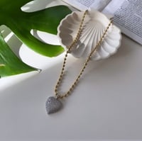 سلسال كرات ذهبية مع قلب مرصع بالألماس. MN-057