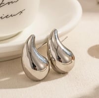 أقراط أذن بشكل قطرات ماء معلقة لون فضي