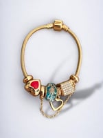 سوار باندورا لون ذهبي مع تعليقة لون أزرق MB-031