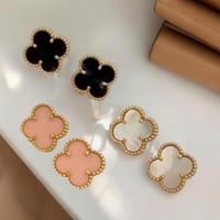 أقراط أذن بتصميم مستوحى من فان كليف مع لوغو مطلية...