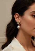 أقراط أذن لولو بتصميم مستوحى من ماركة شانل مطلي ذه...