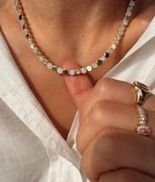 طقم شوميه مؤلف من قطعتين (سلسال،انسيال) مطلي ذهب....