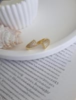 خاتم مفتوح مرصع بالزركون مطلي ذهب. MR-029