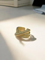 خاتم بتصميم متداخل أنيق مفتوح مرصع بالزركون مطلي ذ...