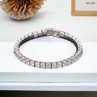 سوار بتصميم أحجار الكريستال المربعة لون فضي. MB-05...