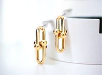 أقراط أذن حلقتين متداخلتين لون ذهبي ME-022