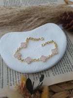 جنزير مطلي ذهب عيار ١٤ مع وردات بألوان مختلفة . MB...