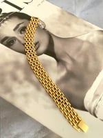 انسيال بتصميم يحاكي تصاميم الذهب مطلي ذهب عيار ١٨...