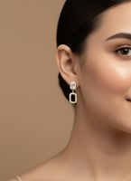 حلق زركون ناعم فخم بتصميم متدلي مطلي ذهب. ME-092