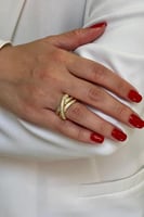 خاتم بتصميم متداخل أنيق مفتوح مرصع بالزركون مطلي ذ...