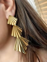 أقراط أذن متدلية بشكل هندسي مطلي ذهب. ME-045