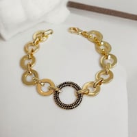 سوار جنزير مع قلادة بشكل حلقة لون كحلي مطلي ذهب. M...