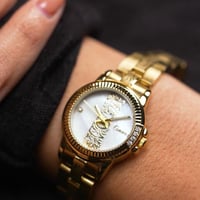 ساعة نسائي كاتيرا زخارف عربية بلون ذهبي