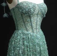 فستان ناعم بلمسة الورود الثلاثية من سمارا بوتيك-S1...