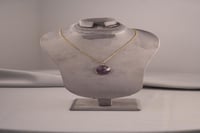 تعليقه حجر الجمشت (الأماثيست) الطبيعي الخام مع سلس...