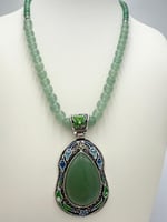 عقد وتعليقه حجر الأفنتورين الكريم الطبيعي .