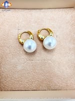 حلق ذهبي مرصع باللؤلؤ الطبيعي