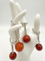 سلسله مفاتيح من حجر العقيق الأحمر الطبيعي الكريم ....