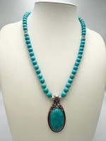 عقد وتعليقه حجر الفيروز الكريم الطبيعي .