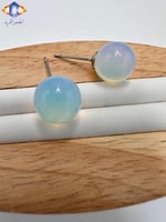 حلق من حجر الأوبال الطبيعي الكريم .