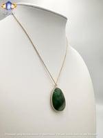 تعليقه حجر الأفنتورين الأخضر الطبيعي الكريم .