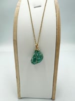 تعليقه حجر الأفنتورين الأخضر الطبيعي الخام .