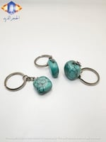 سلسله مفاتيح من حجر الفيروز الكريم الطبيعي .