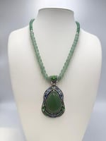 عقد وتعليقه حجر الأفنتورين الكريم الطبيعي .