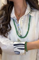 عقد حجر العقيق الأخضر الطبيعي .