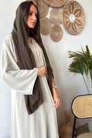 عباية بـ قماش كريب خفيف بوجهين زيتي و بيج