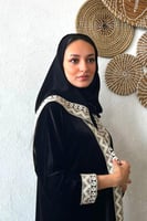 عباية مخمل أسود شتوي بتطريز هندي