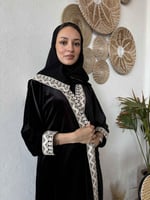 عباية مخمل أسود شتوي بتطريز هندي