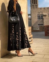 عبايا عمليه صيفيه غير شفافه مناسبه لفصل الصيف