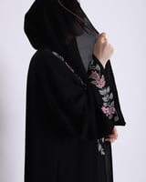 عبايا عمليه