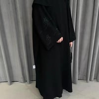 عبايا صيفيه تطريز باللون الاسود