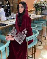 عباية من الخام المخمل الكوري