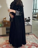 عباية مخمل اسود شتويه