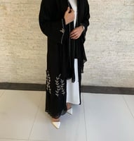 عبايا عمليه صيفيه غير شفافه مناسبه لفصل الصيف